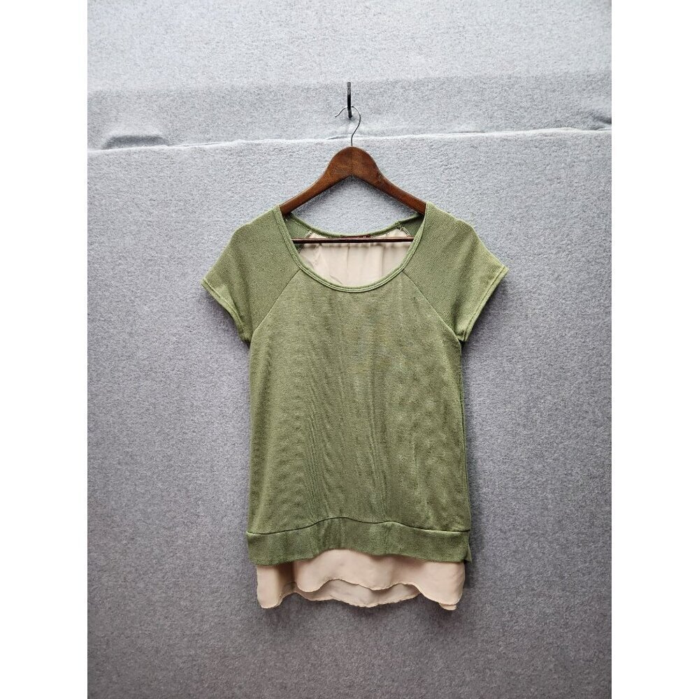 Green Short-Sleeve Layered Top With Split Back & Beige Underlayer